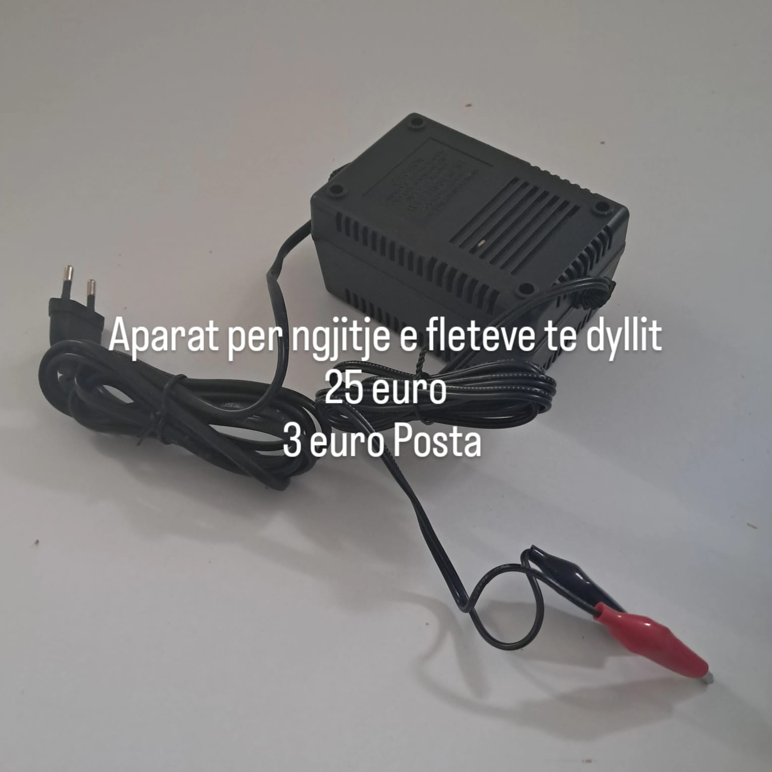 Aparat per ngjitje e fleteve te dyllit